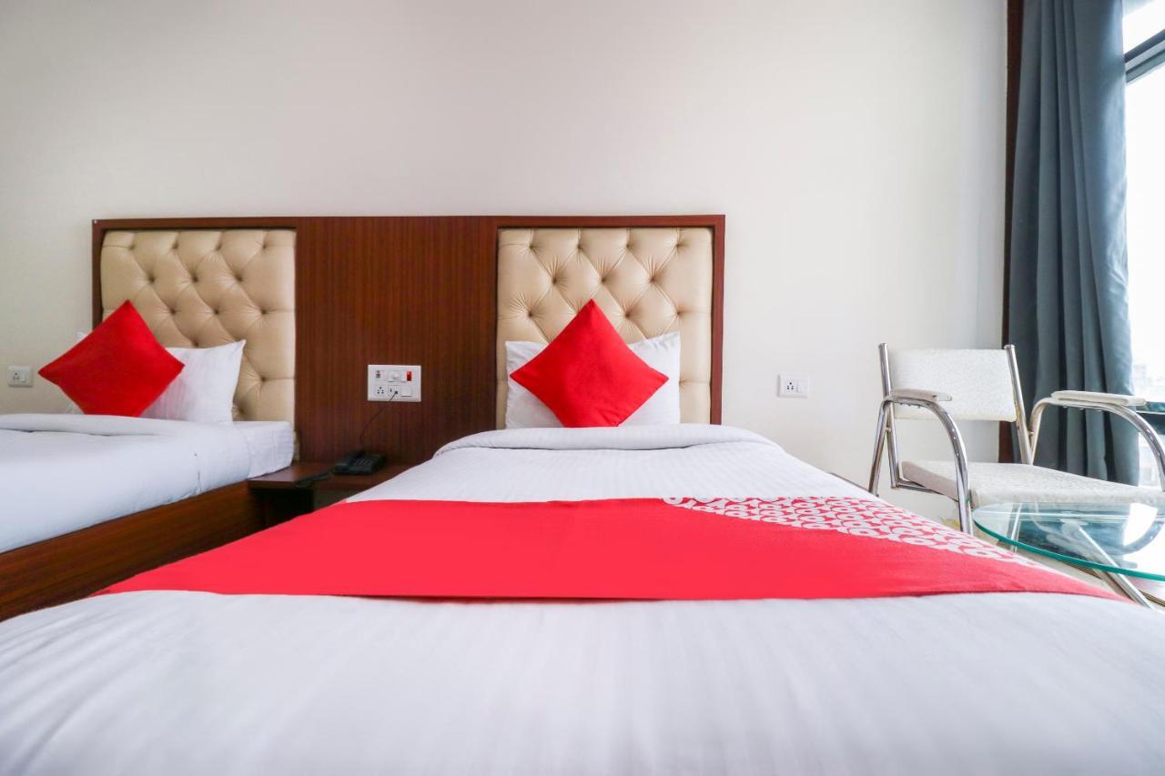 Oyo Flagship 69860 Mastana Palace Otel Varanasi Dış mekan fotoğraf