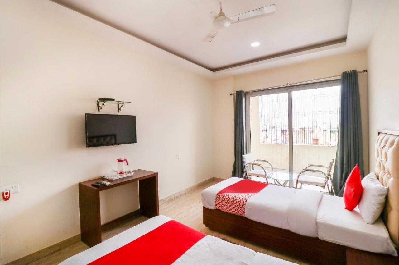 Oyo Flagship 69860 Mastana Palace Otel Varanasi Dış mekan fotoğraf