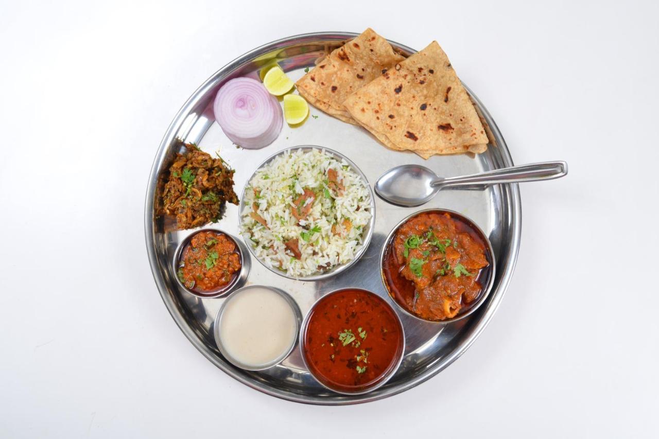 Oyo Flagship 69860 Mastana Palace Otel Varanasi Dış mekan fotoğraf