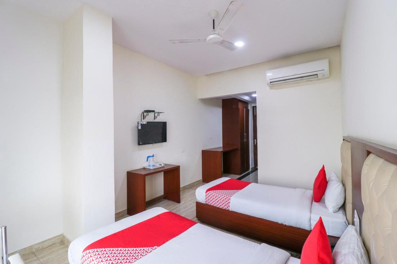 Oyo Flagship 69860 Mastana Palace Otel Varanasi Dış mekan fotoğraf