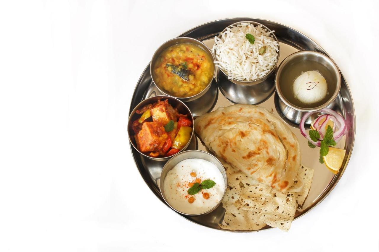 Oyo Flagship 69860 Mastana Palace Otel Varanasi Dış mekan fotoğraf