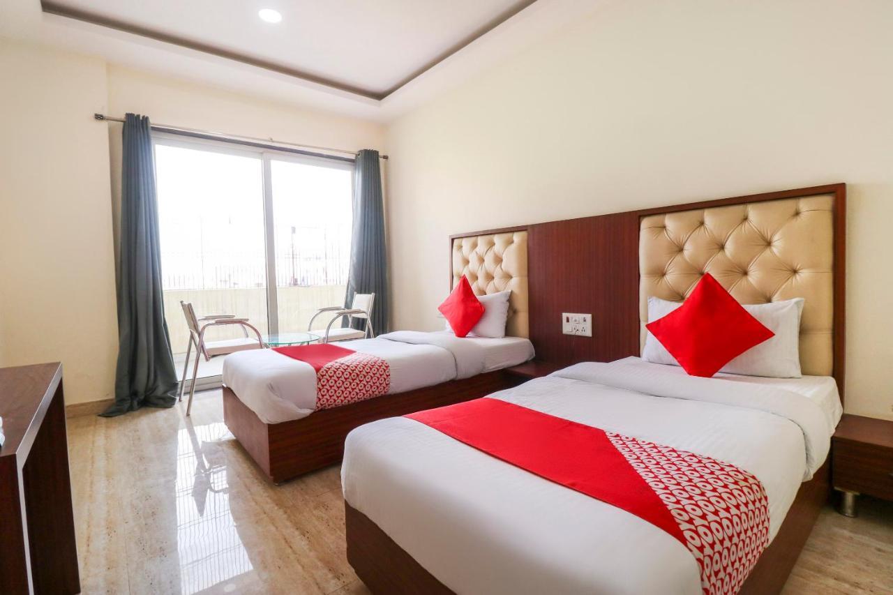 Oyo Flagship 69860 Mastana Palace Otel Varanasi Dış mekan fotoğraf