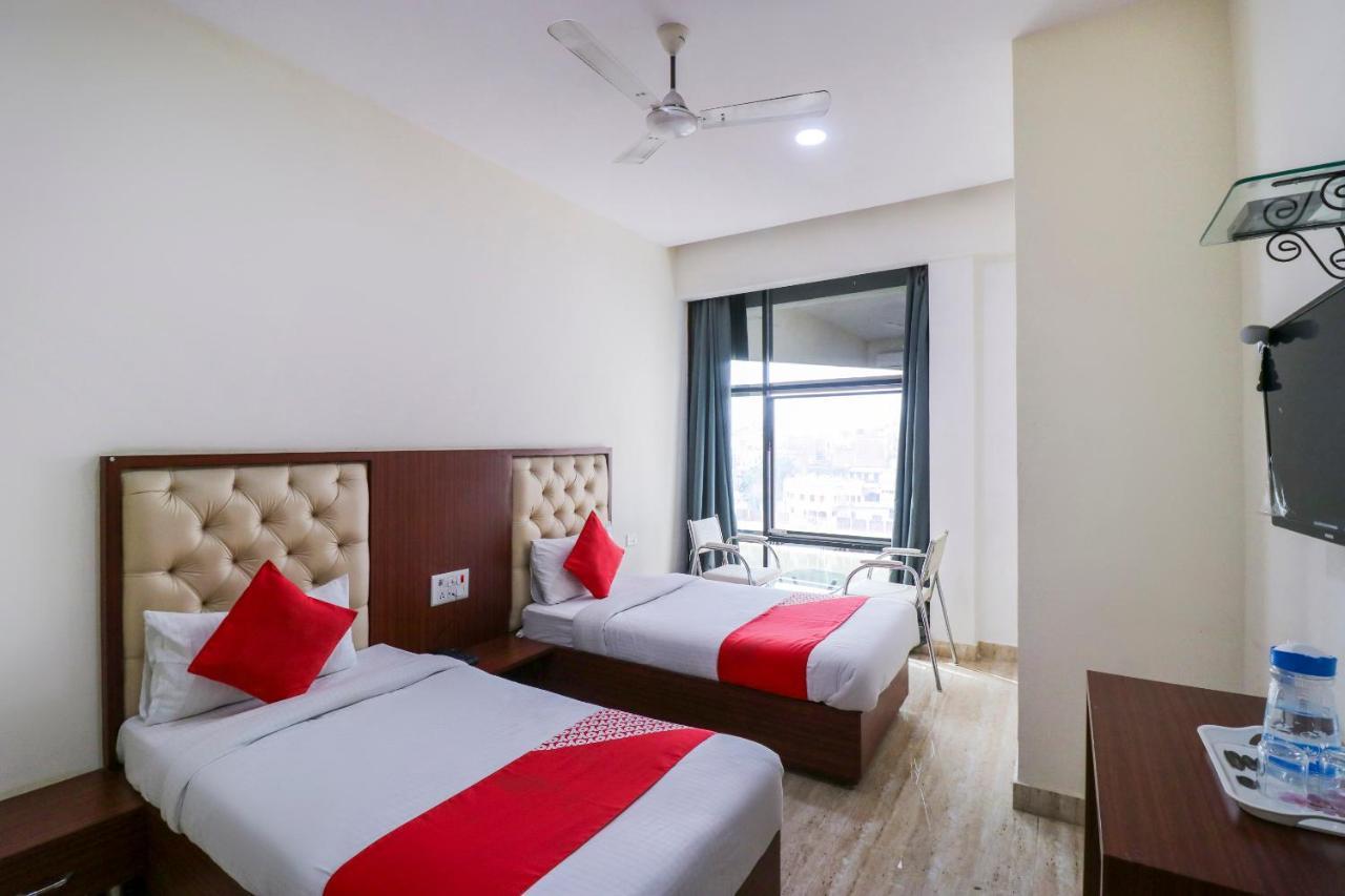 Oyo Flagship 69860 Mastana Palace Otel Varanasi Dış mekan fotoğraf
