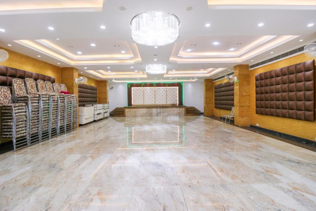 Oyo Flagship 69860 Mastana Palace Otel Varanasi Dış mekan fotoğraf