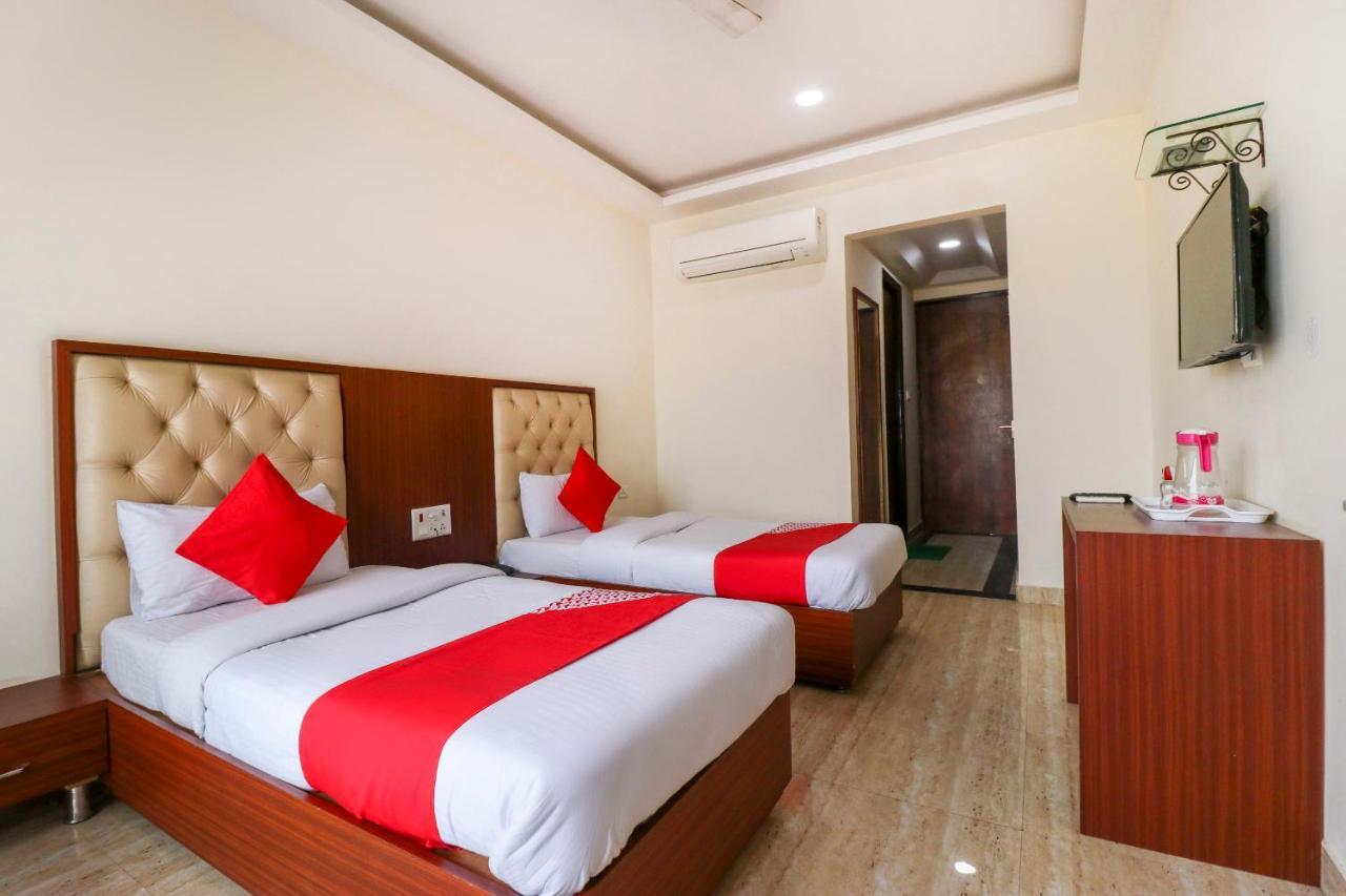 Oyo Flagship 69860 Mastana Palace Otel Varanasi Dış mekan fotoğraf